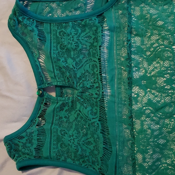 Jacob Lace Tank - Picture 3 of 3